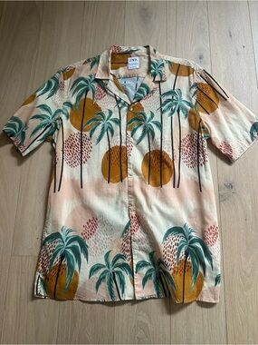 ZARA Peach Short Sleeve Palm Print Button-Down Shirt with Mustard Accents